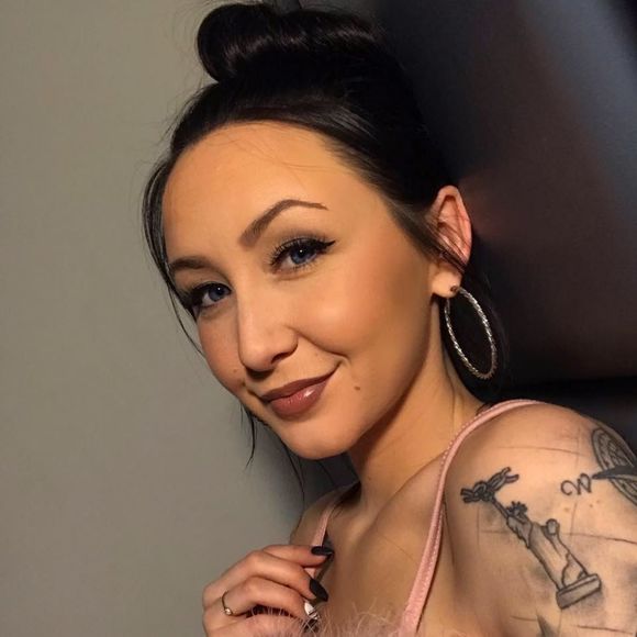 Meet your Posher, Rachel - Picture 1 of 1